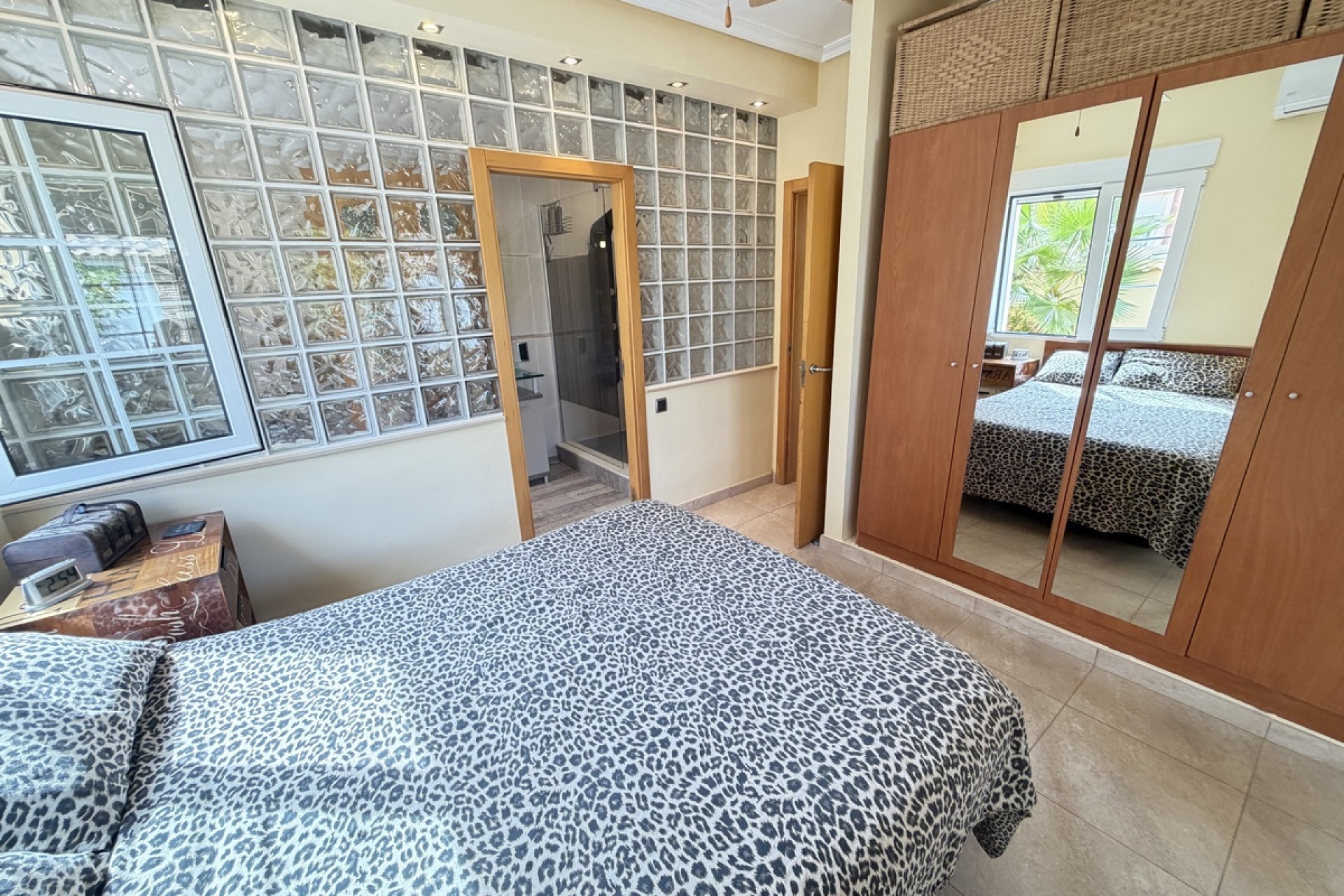 Resale - Villa / House - Orihuela Costa - Cabo Roig
