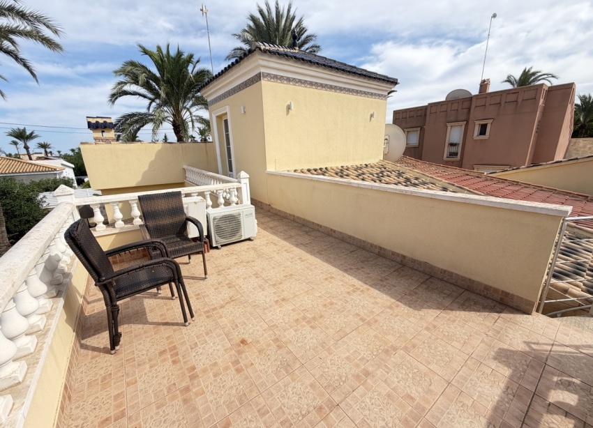 Resale - Villa / House - Orihuela Costa - Cabo Roig