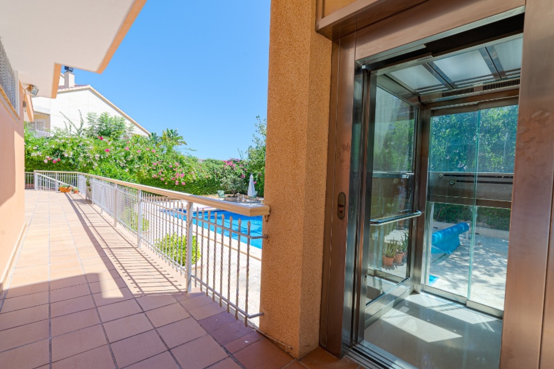 Resale - Villa / House - Orihuela Costa - Campoamor
