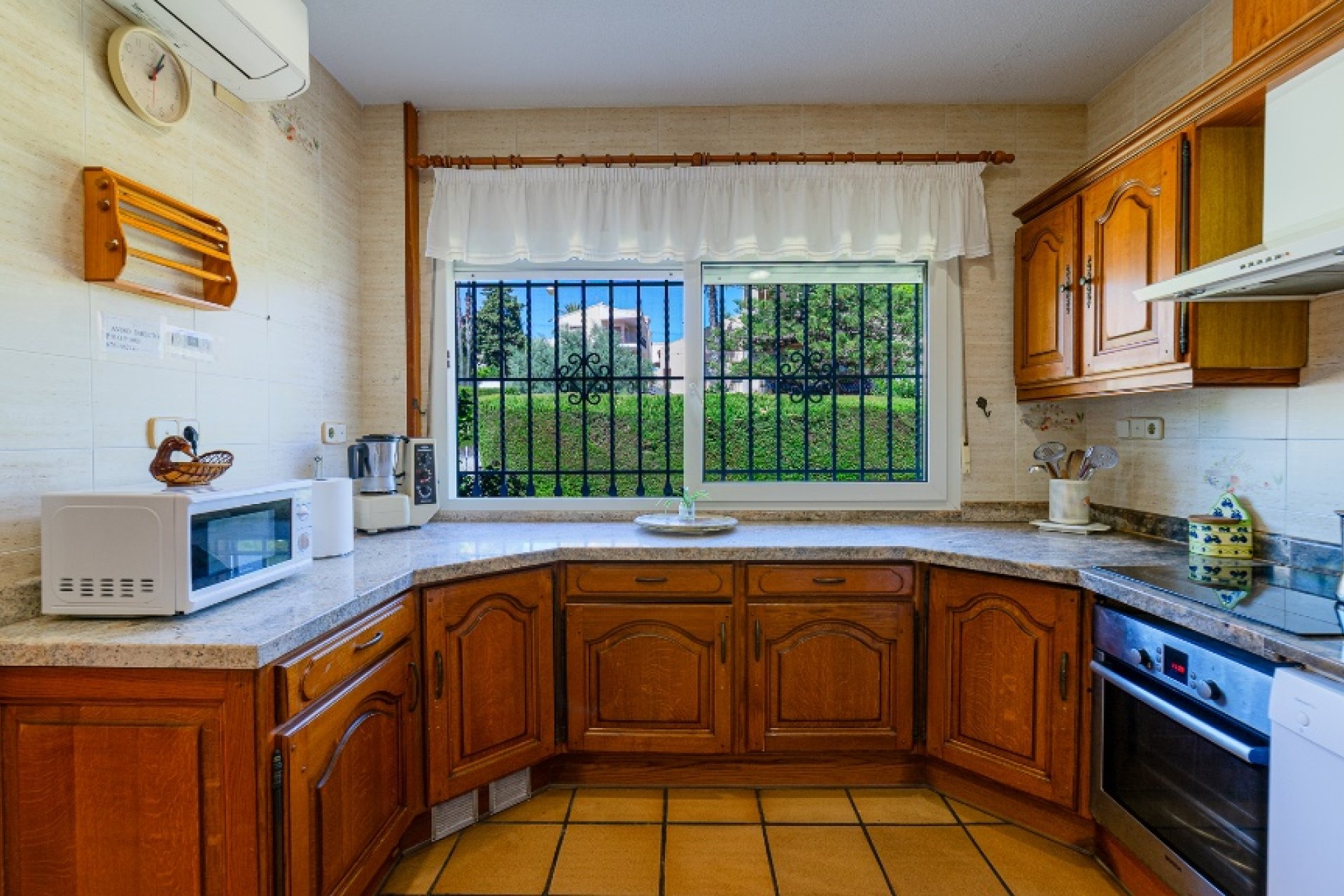 Resale - Villa / House - Orihuela Costa - Campoamor