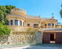 Resale - Villa / House - Orihuela Costa - Campoamor