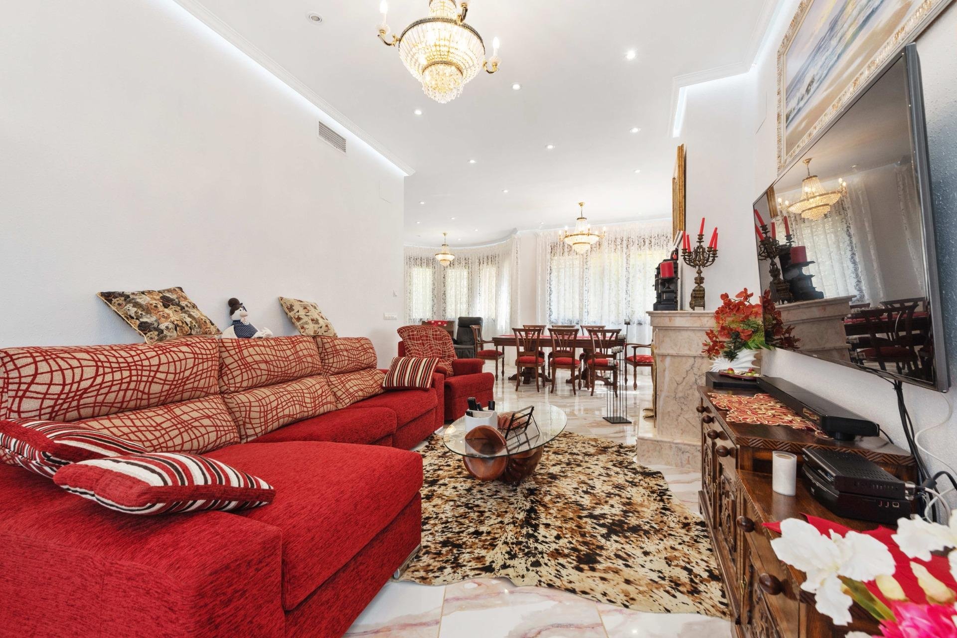Resale - Villa / House - Orihuela Costa - Campoamor