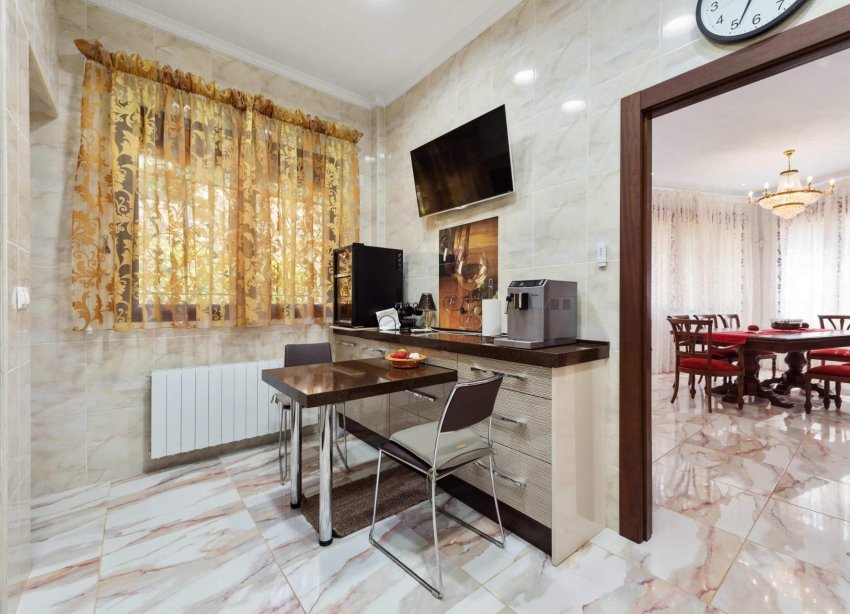 Resale - Villa / House - Orihuela Costa - Campoamor