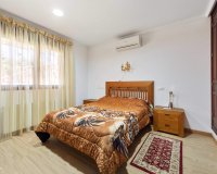 Resale - Villa / House - Orihuela Costa - Campoamor