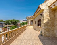 Resale - Villa / House - Orihuela Costa - Campoamor
