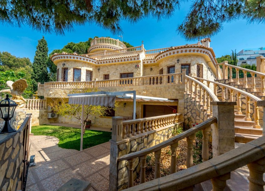 Resale - Villa / House - Orihuela Costa - Campoamor