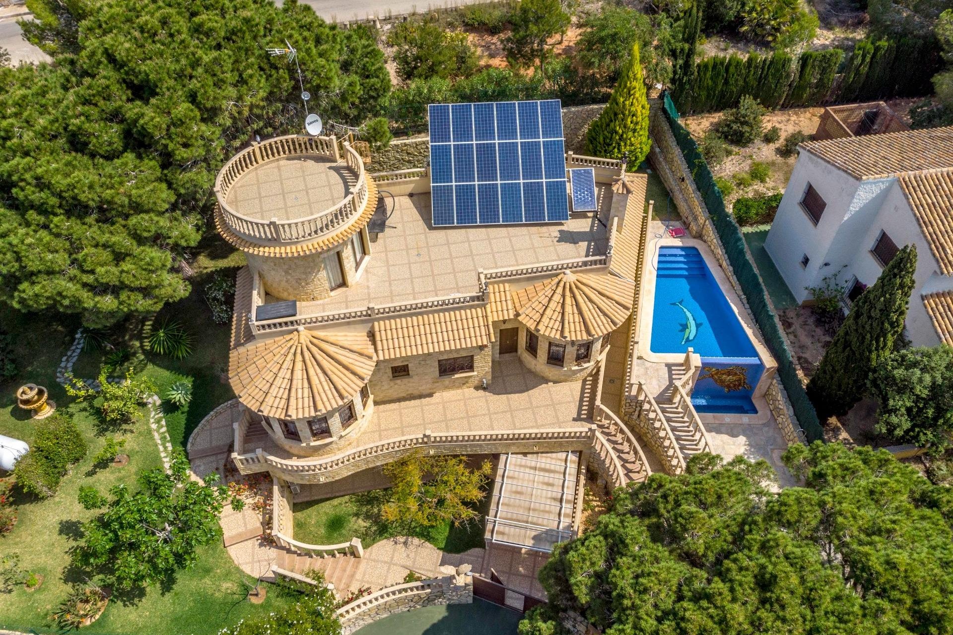 Resale - Villa / House - Orihuela Costa - Campoamor