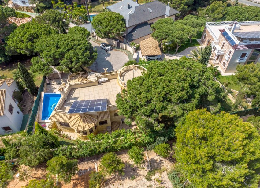 Resale - Villa / House - Orihuela Costa - Campoamor