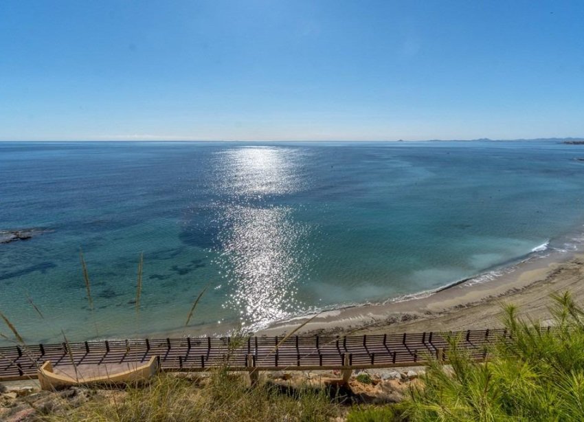 Resale - Villa / House - Orihuela Costa - Campoamor