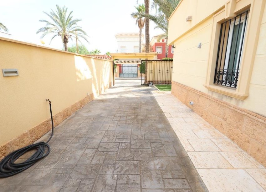 Resale - Villa / House - Orihuela Costa - Costa blanca
