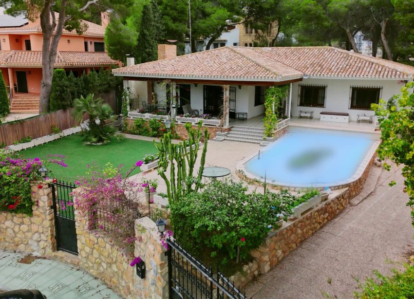 Resale - Villa / House - Orihuela Costa - Dehesa de campoamor