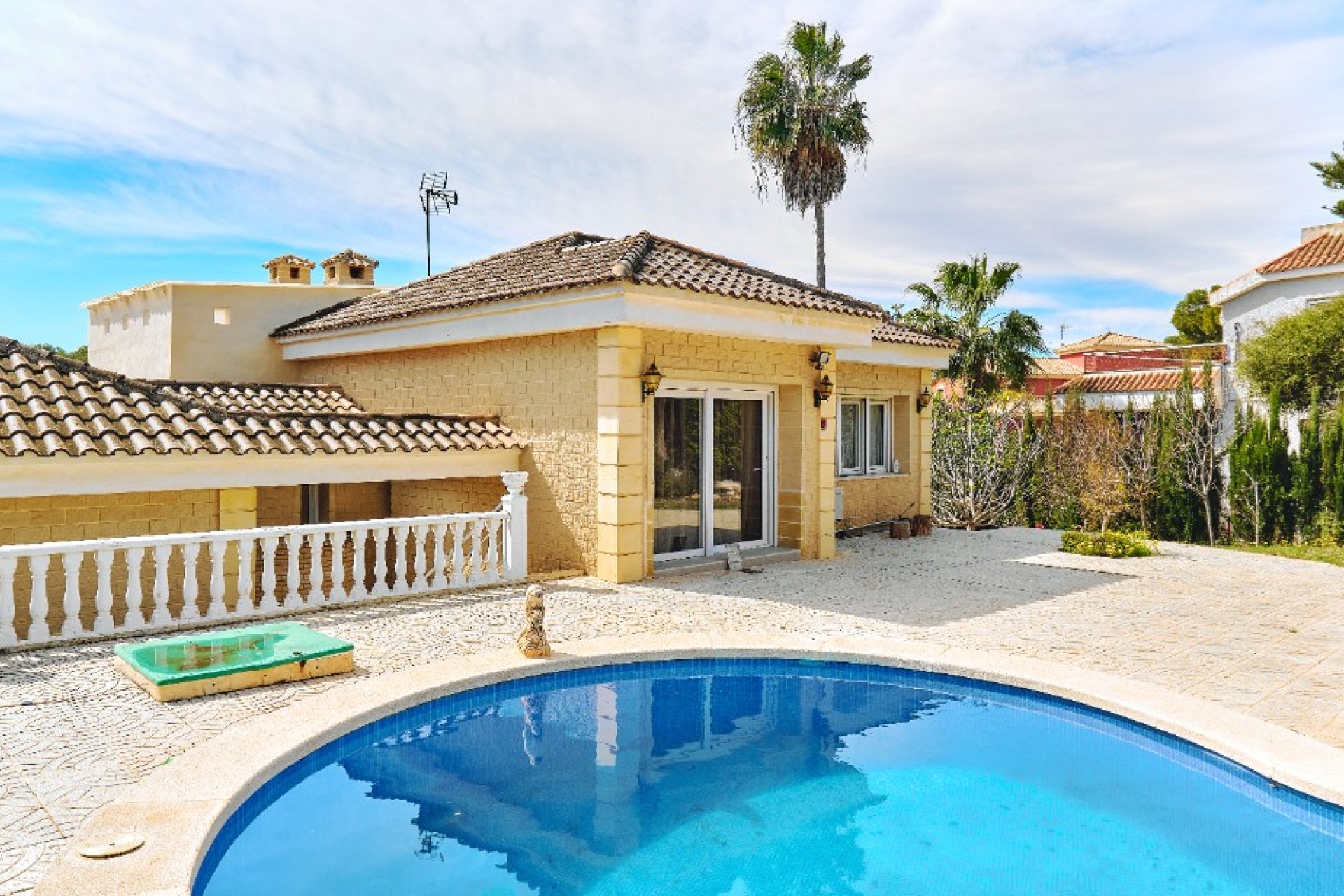 Resale - Villa / House - Orihuela Costa - Dehesa de campoamor