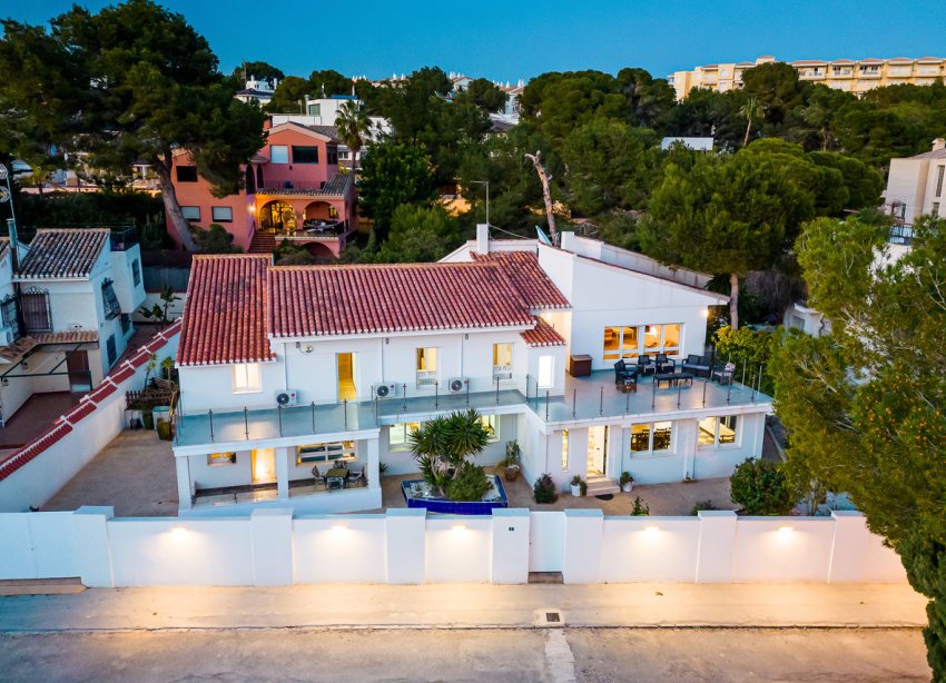 Resale - Villa / House - Orihuela Costa - Dehesa de campoamor