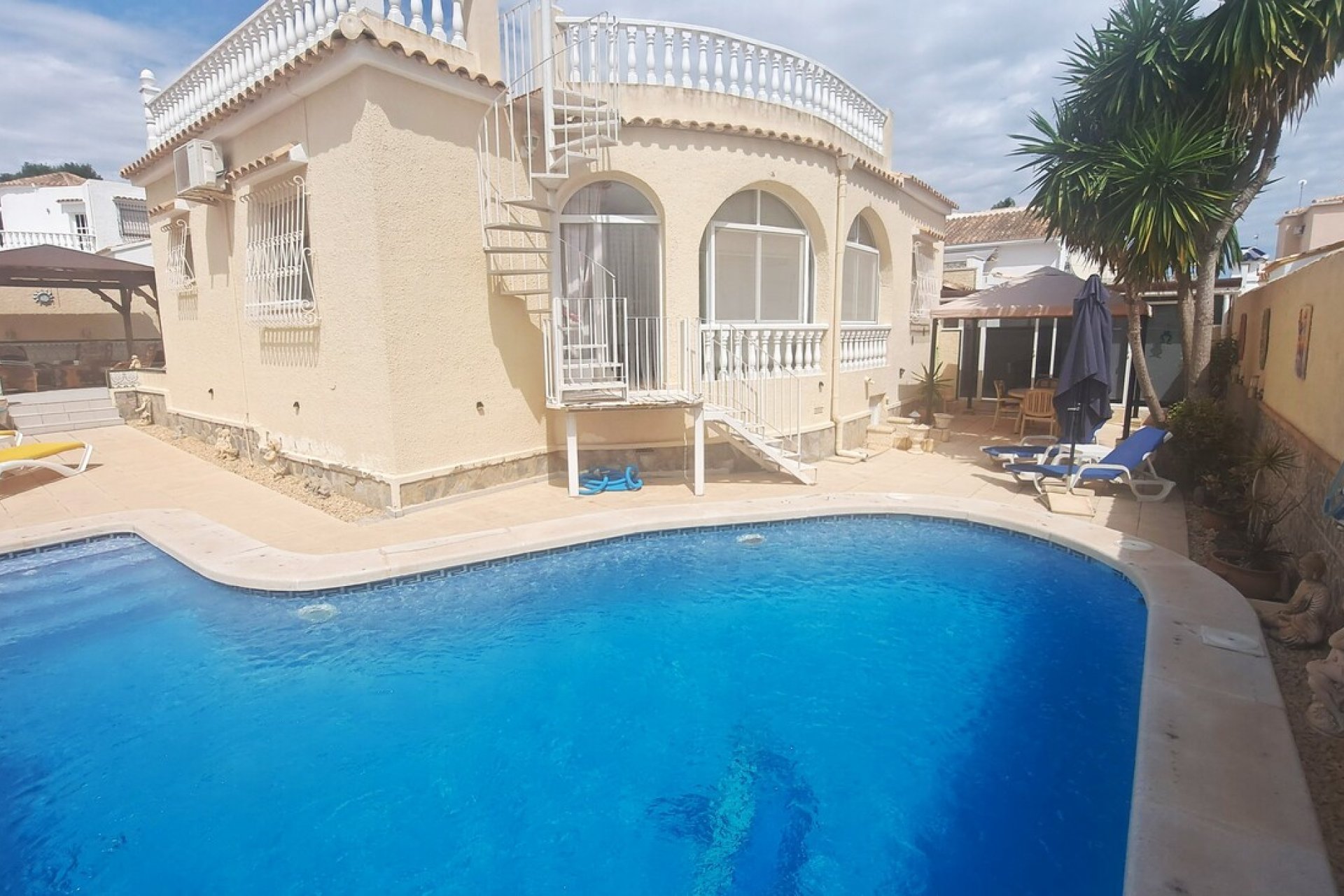 Resale - Villa / House - Orihuela Costa - El Presidente