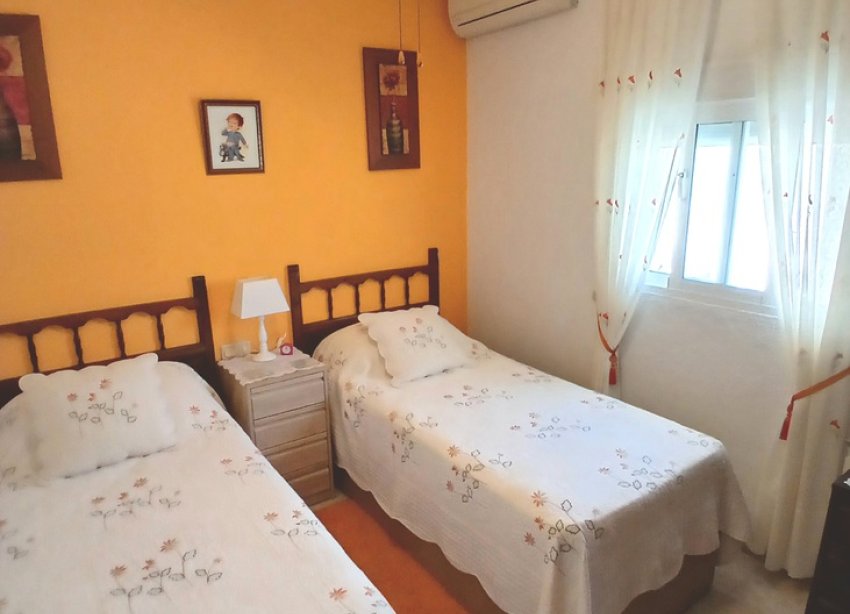Resale - Villa / House - Orihuela Costa - El Presidente
