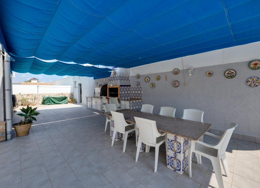 Resale - Villa / House - Orihuela Costa - La Regia