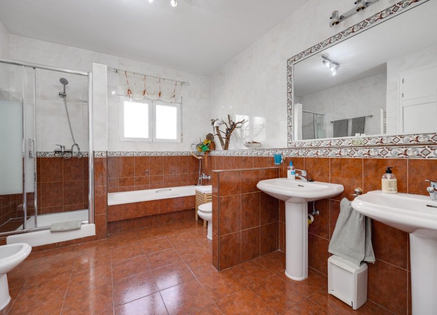 Resale - Villa / House - Orihuela Costa - La Regia