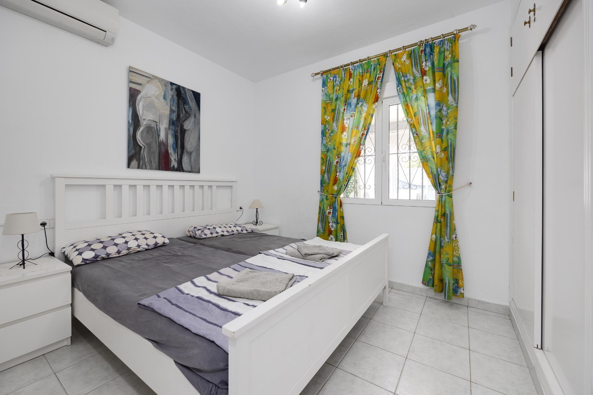 Resale - Villa / House - Orihuela Costa - La Regia