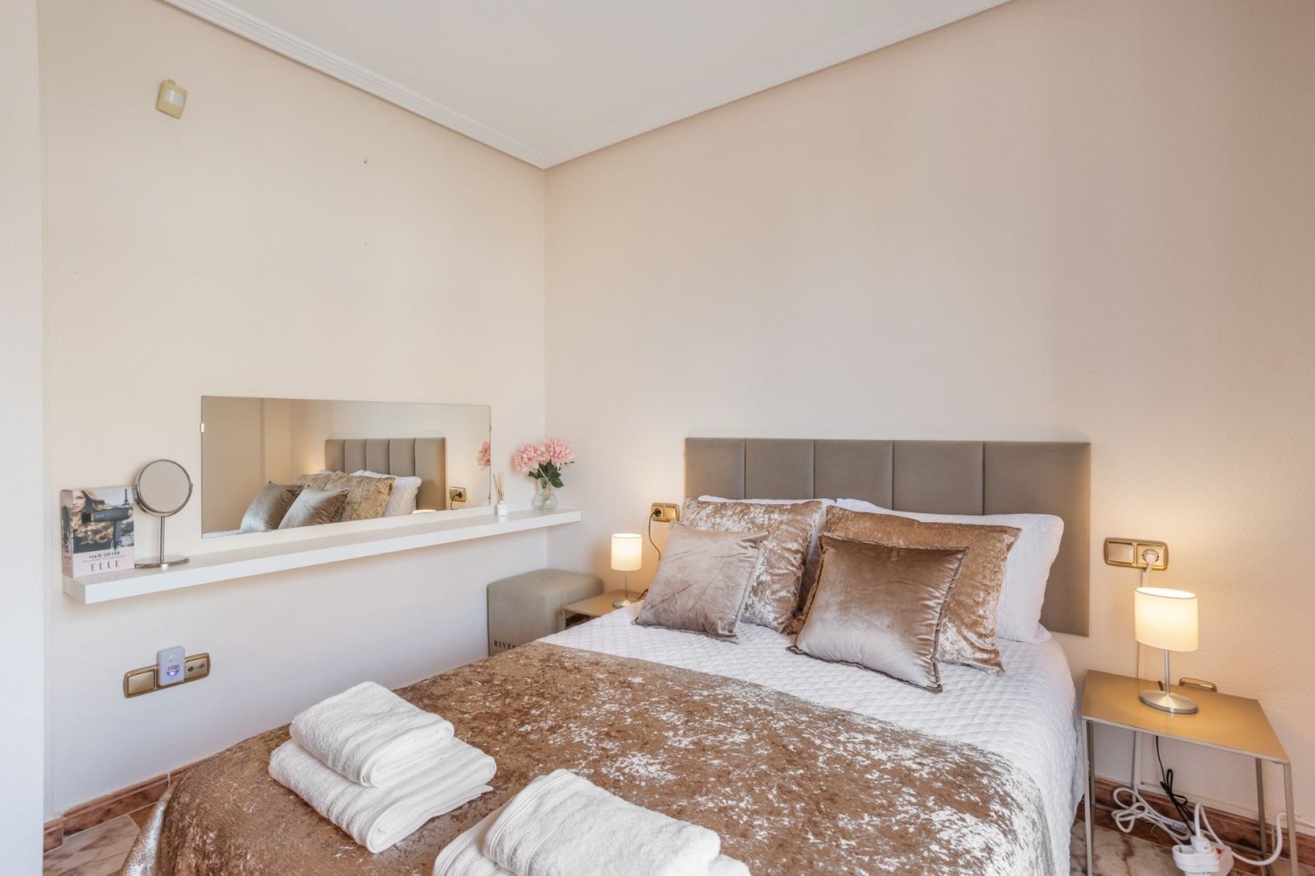 Resale - Villa / House - Orihuela Costa - La Regia