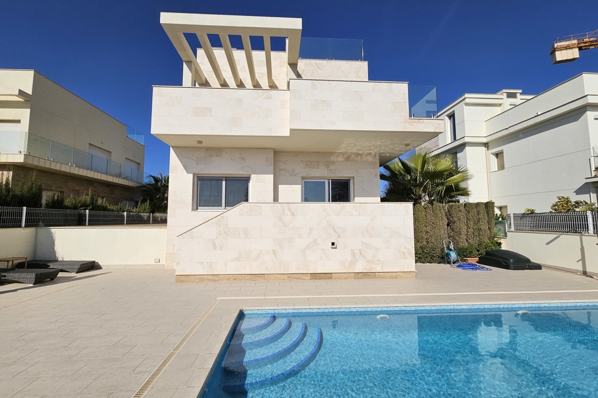 Resale - Villa / House - Orihuela Costa - La Zenia