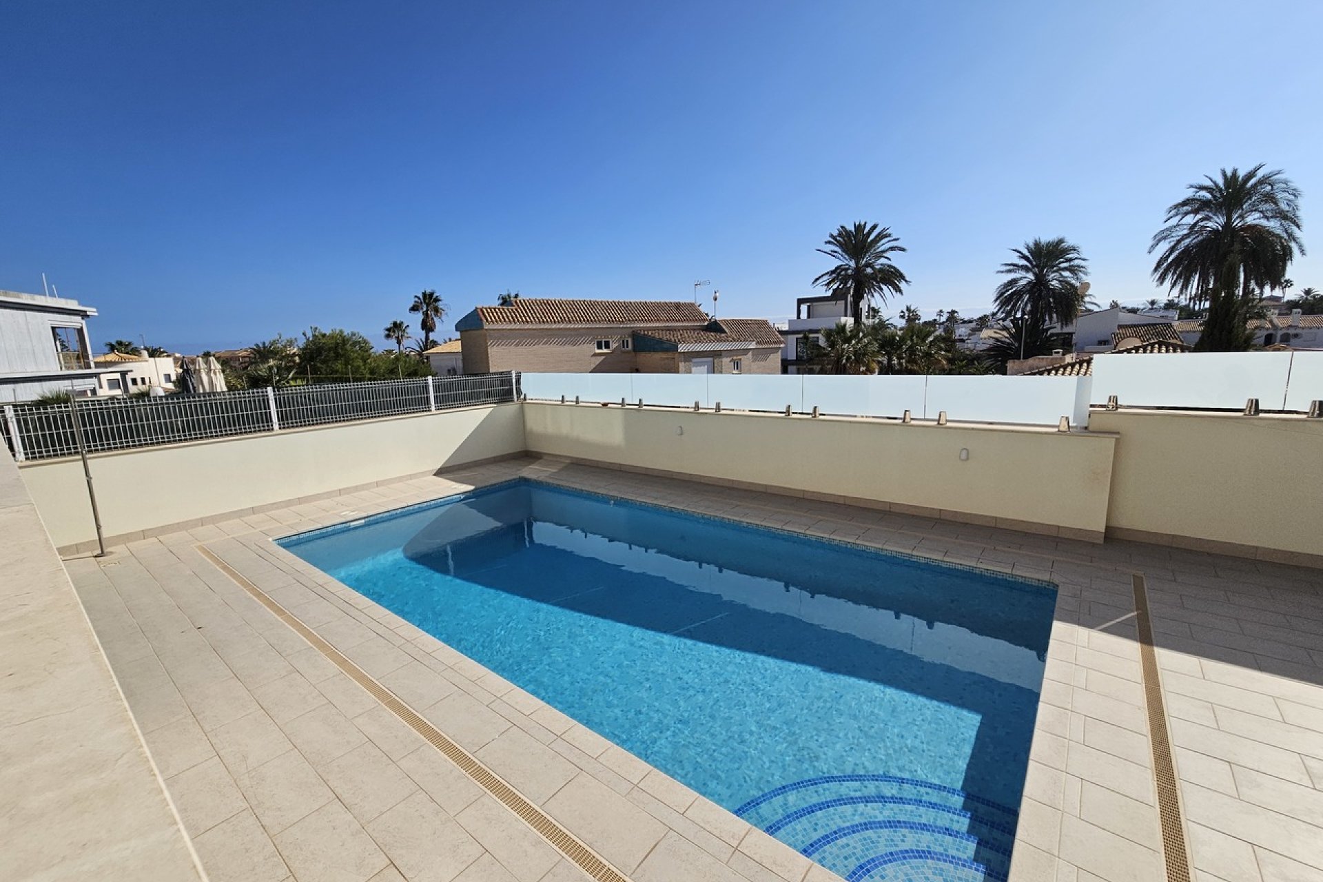 Resale - Villa / House - Orihuela Costa - La Zenia