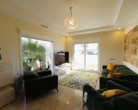 Resale - Villa / House - Orihuela Costa - La Zenia