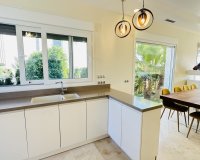 Resale - Villa / House - Orihuela Costa - La Zenia