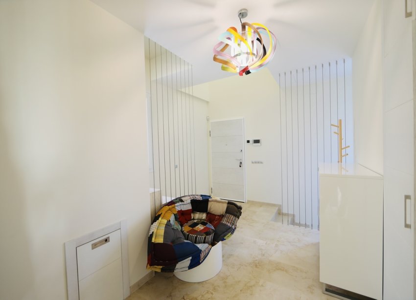 Resale - Villa / House - Orihuela Costa - La Zenia