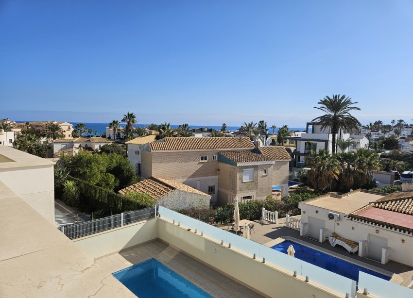 Resale - Villa / House - Orihuela Costa - La Zenia
