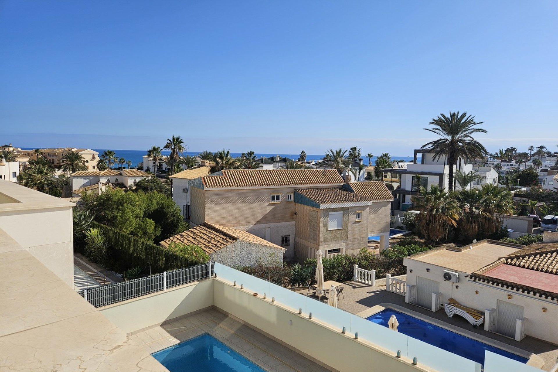 Resale - Villa / House - Orihuela Costa - La Zenia