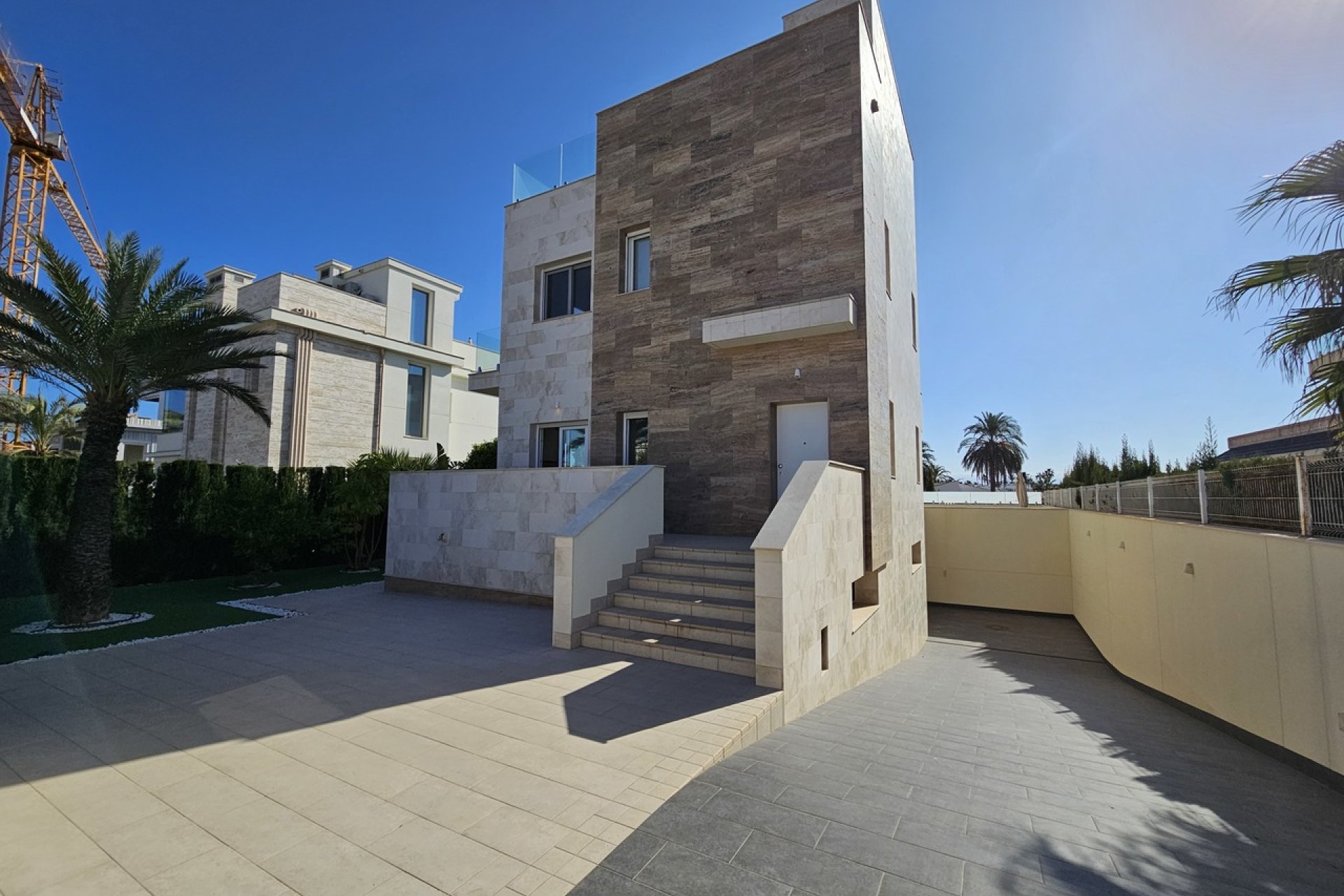 Resale - Villa / House - Orihuela Costa - La Zenia