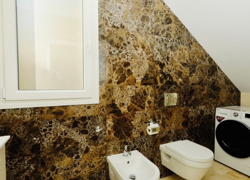 Resale - Villa / House - Orihuela Costa - La Zenia