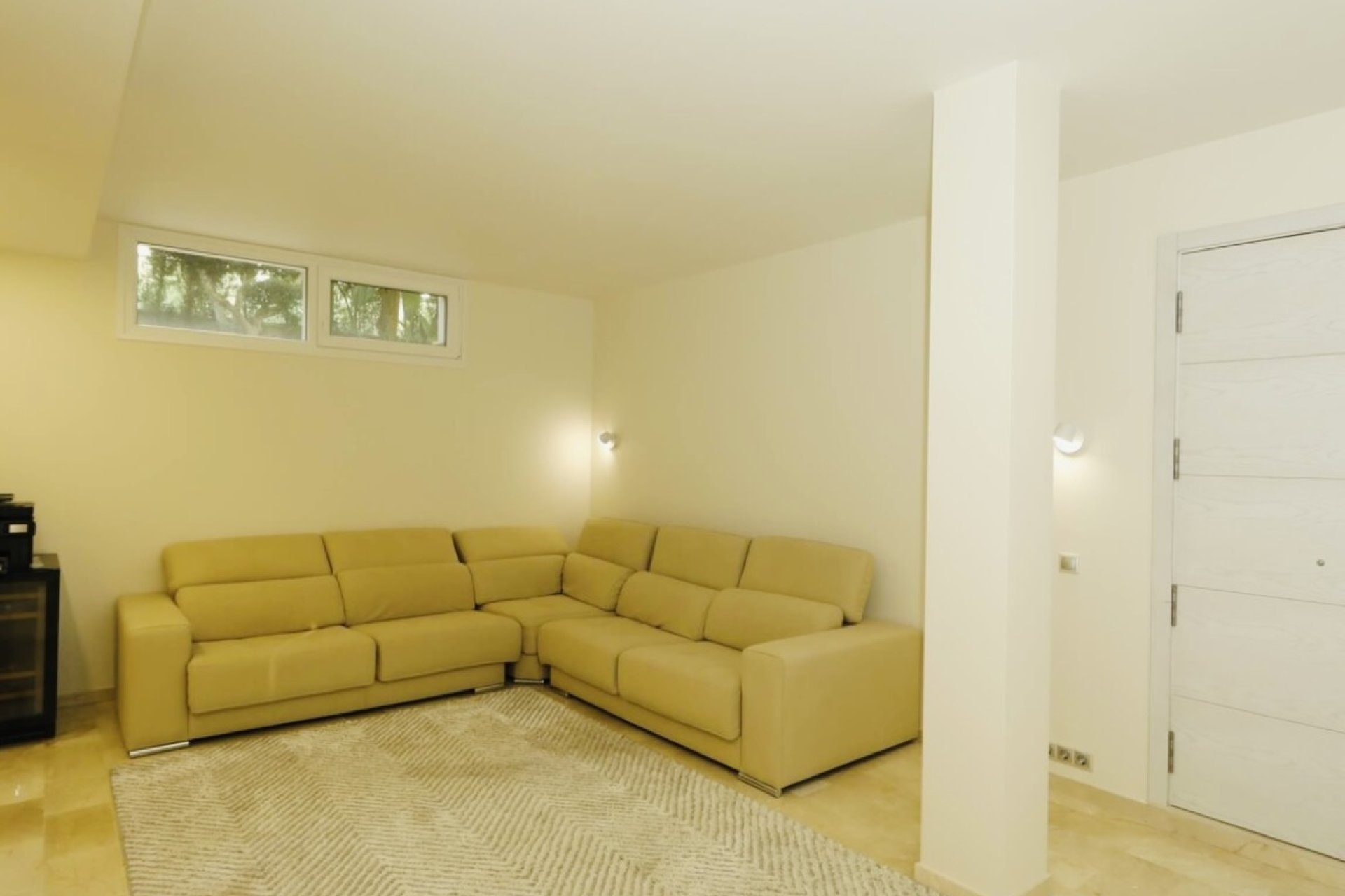 Resale - Villa / House - Orihuela Costa - La Zenia