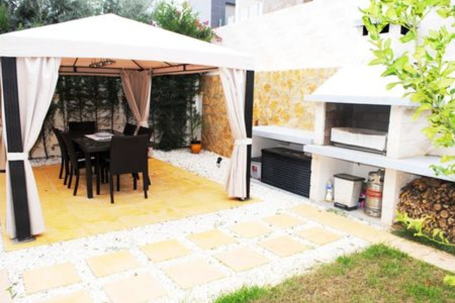 Resale - Villa / House - Orihuela Costa - La Zenia
