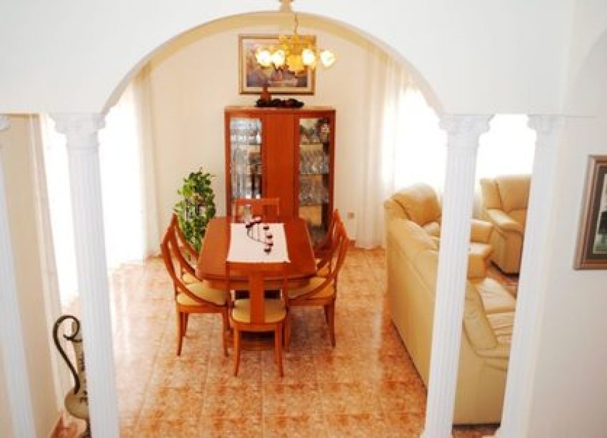 Resale - Villa / House - Orihuela Costa - La Zenia