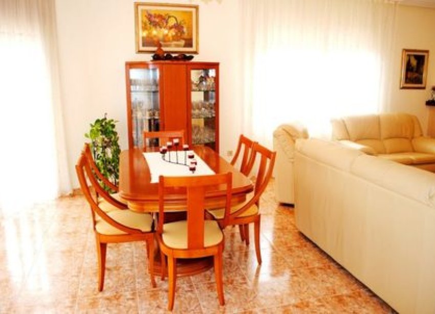 Resale - Villa / House - Orihuela Costa - La Zenia