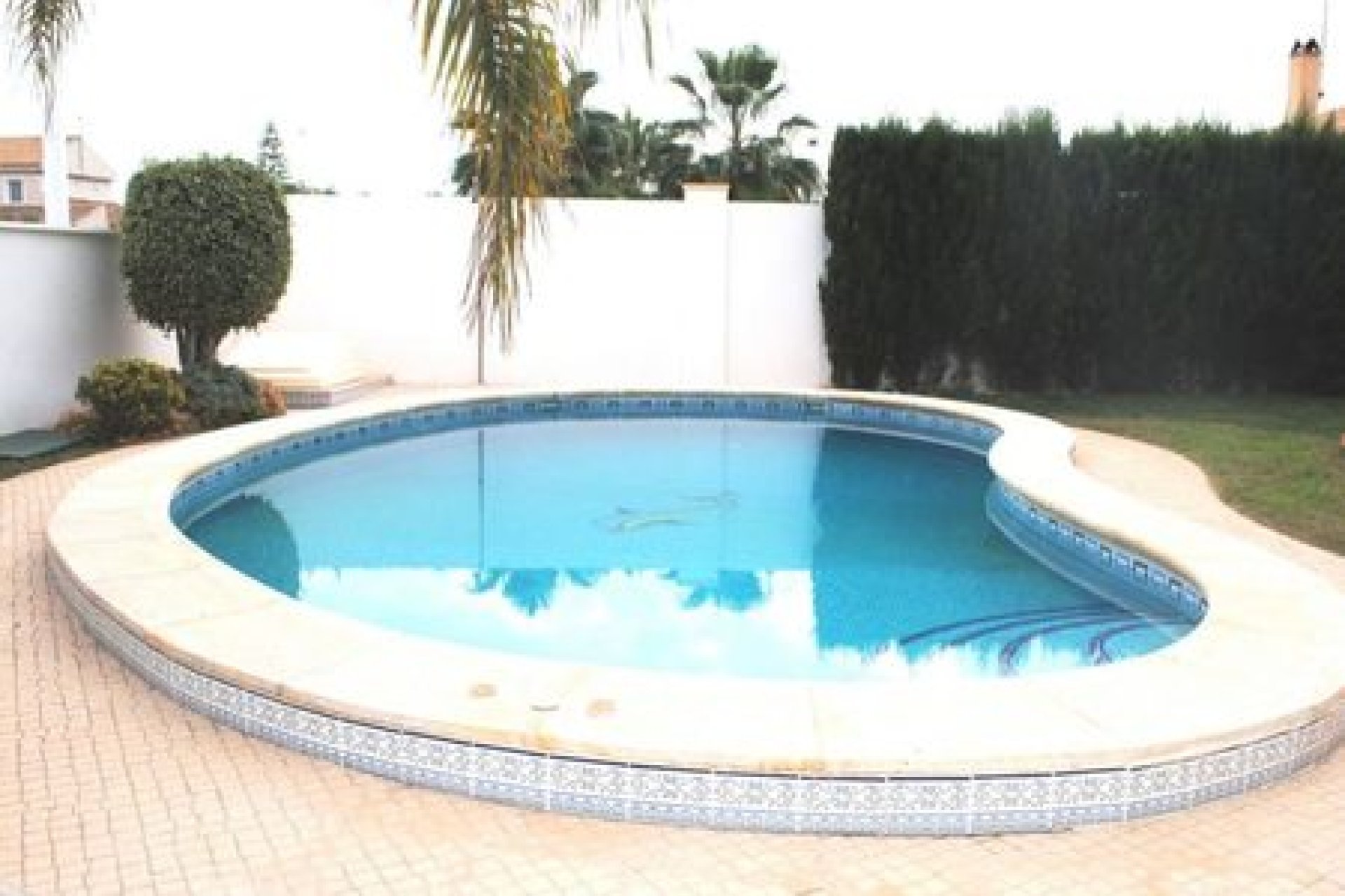 Resale - Villa / House - Orihuela Costa - La Zenia