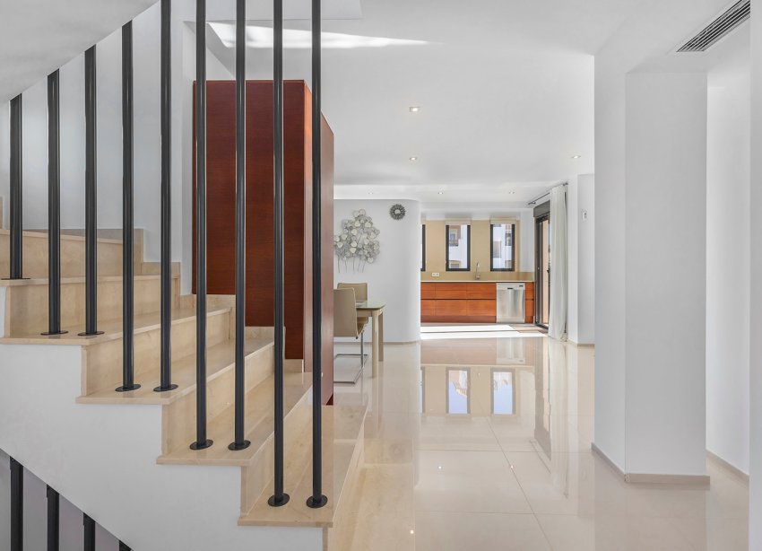 Resale - Villa / House - Orihuela Costa - La Zenia