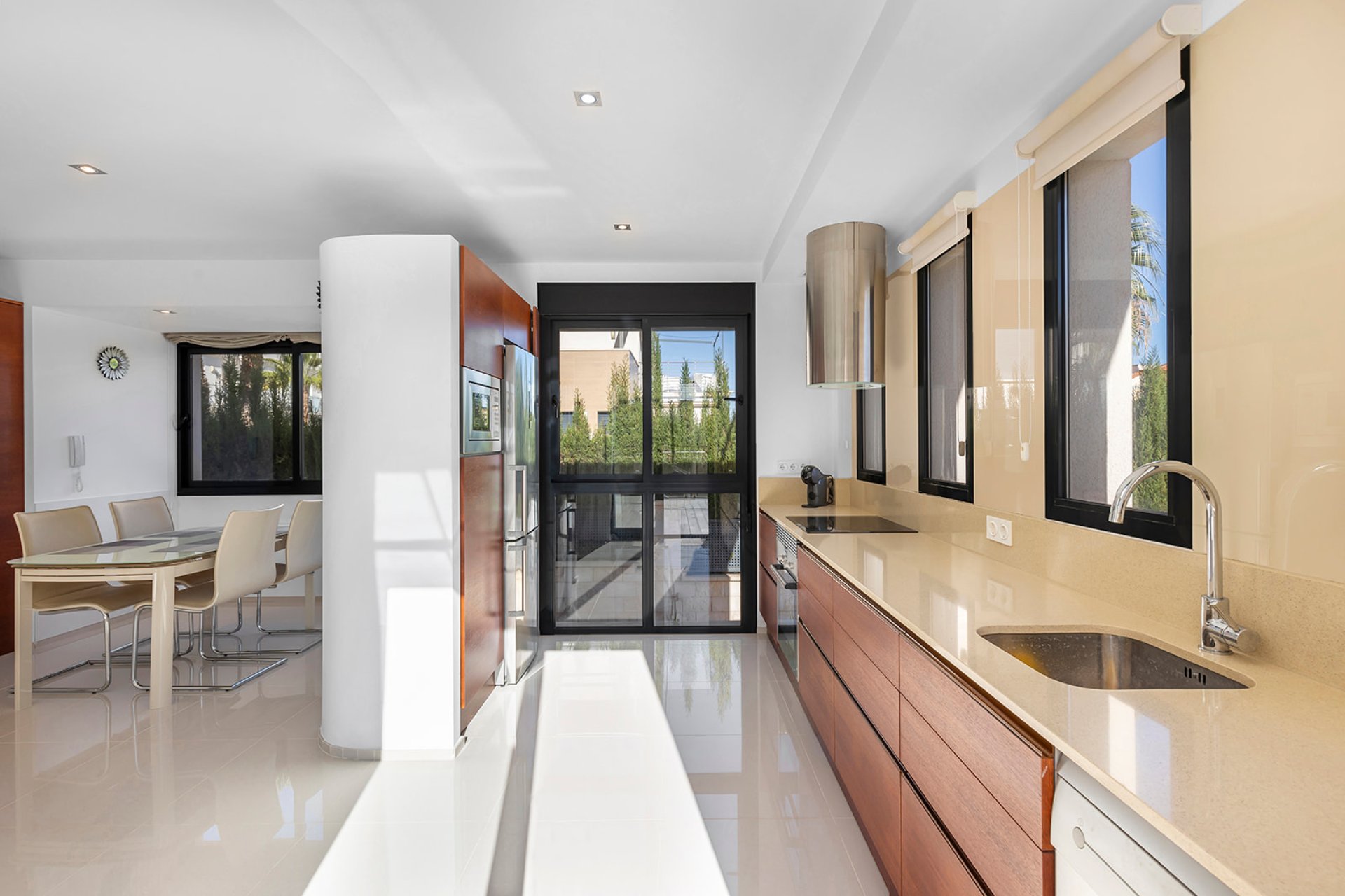 Resale - Villa / House - Orihuela Costa - La Zenia