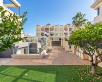 Resale - Villa / House - Orihuela Costa - La Zenia