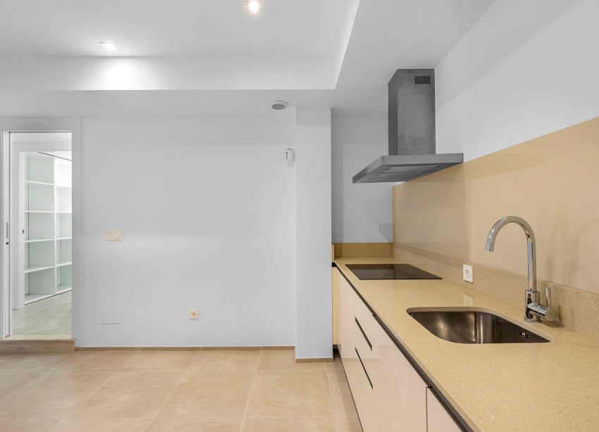 Resale - Villa / House - Orihuela Costa - La Zenia