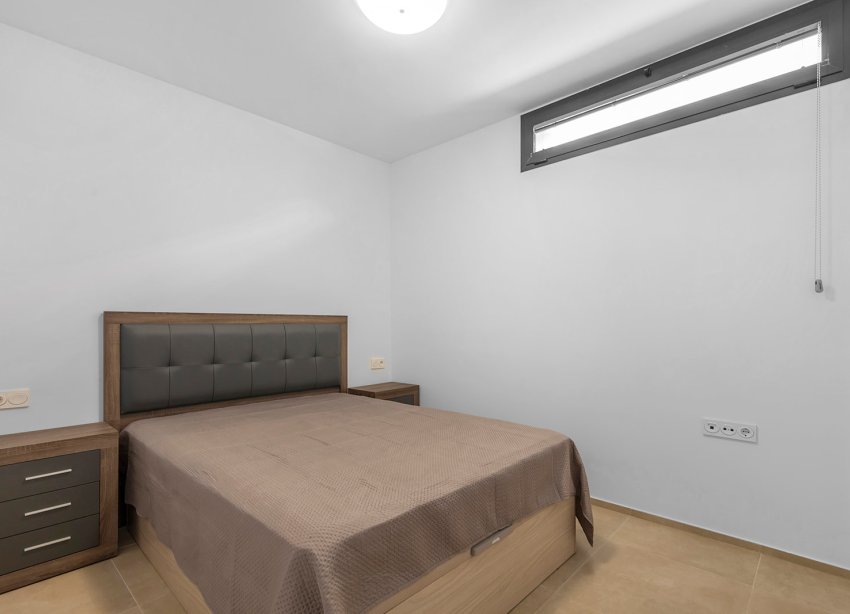 Resale - Villa / House - Orihuela Costa - La Zenia