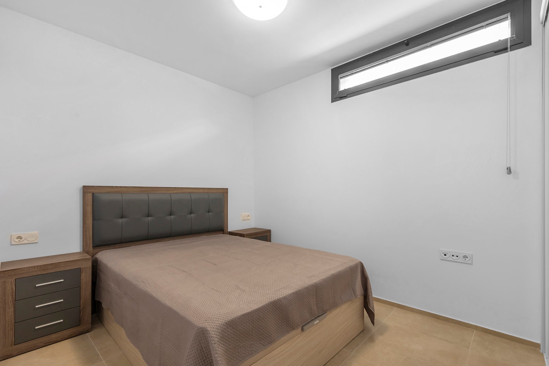 Resale - Villa / House - Orihuela Costa - La Zenia