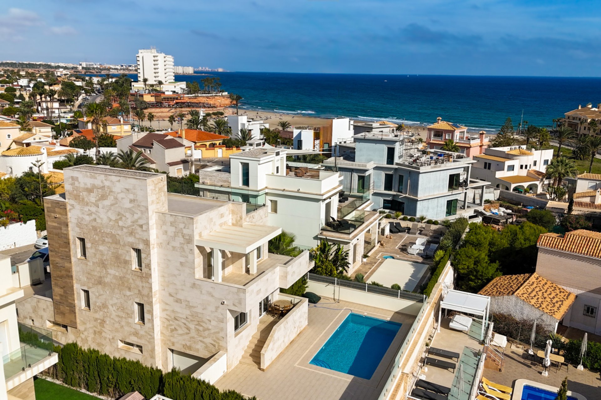Resale - Villa / House - Orihuela Costa - La Zenia