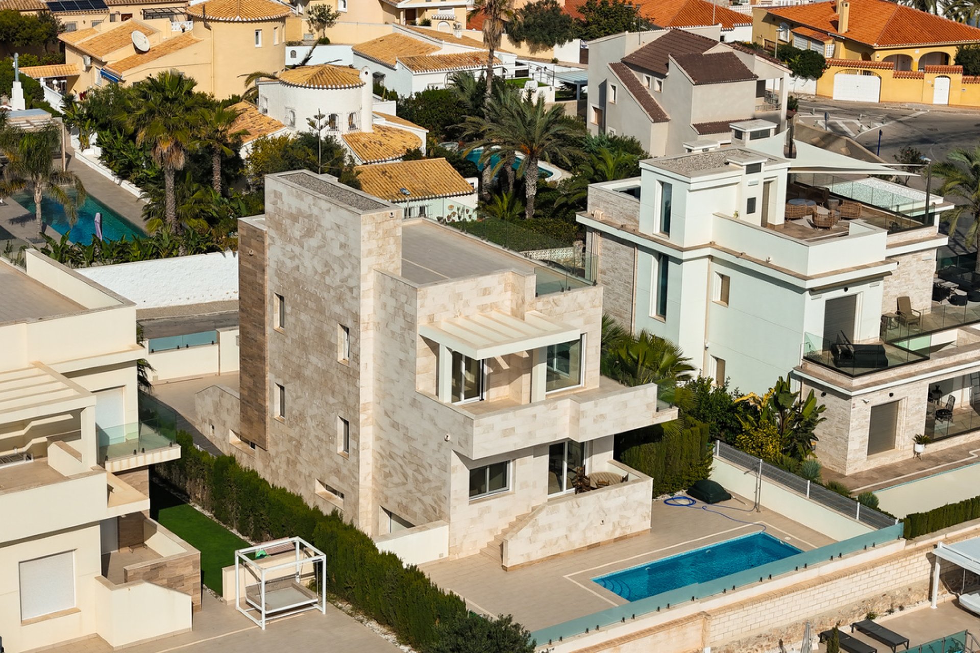 Resale - Villa / House - Orihuela Costa - La Zenia