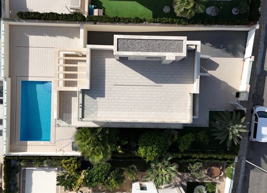 Resale - Villa / House - Orihuela Costa - La Zenia