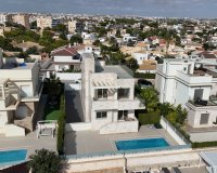 Resale - Villa / House - Orihuela Costa - La Zenia