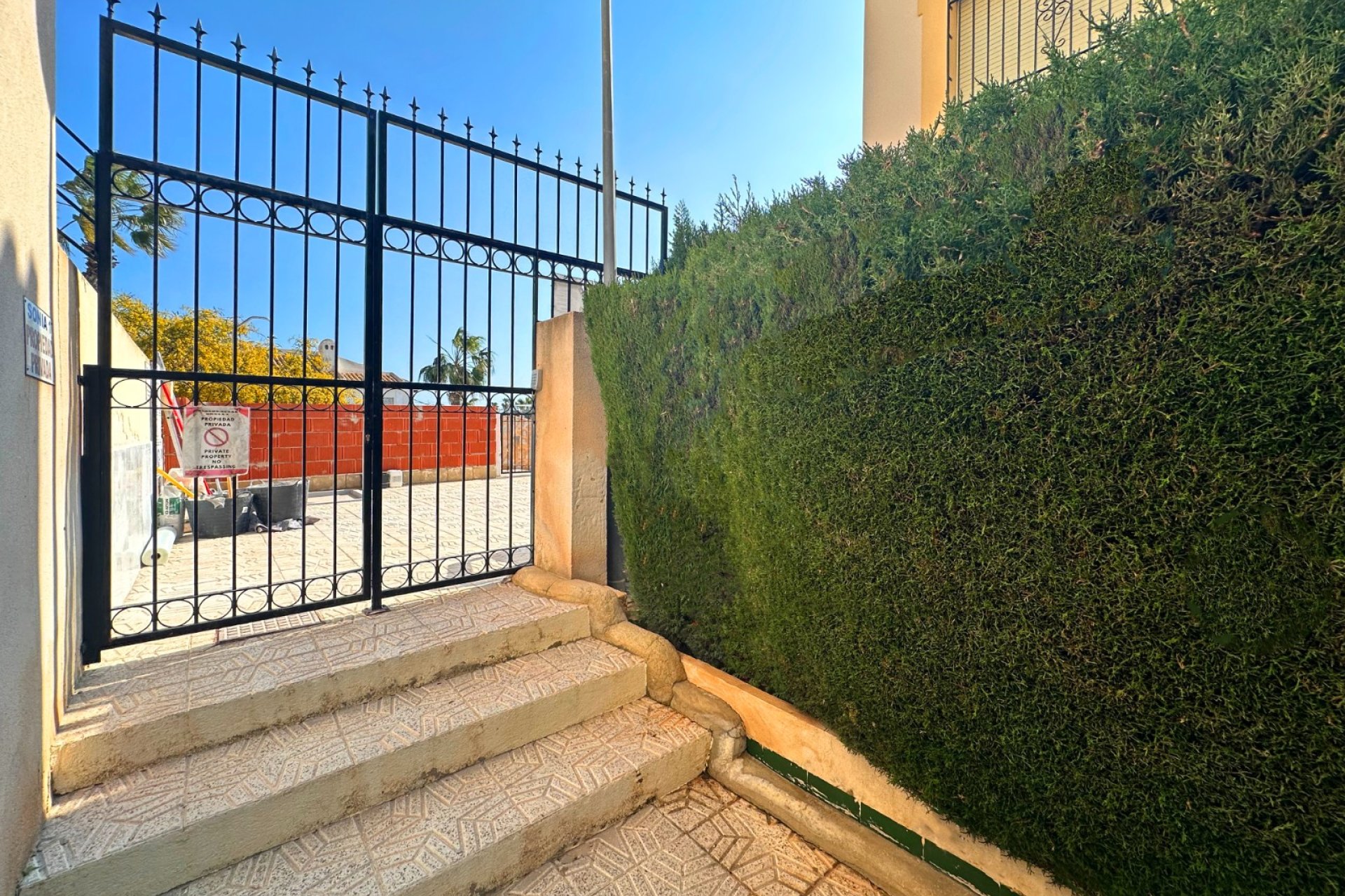 Resale - Villa / House - Orihuela Costa - La Zenia