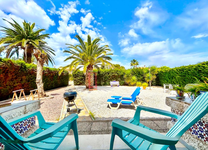 Resale - Villa / House - Orihuela Costa - La Zenia