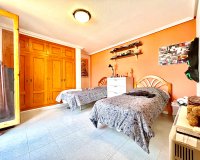 Resale - Villa / House - Orihuela Costa - La Zenia